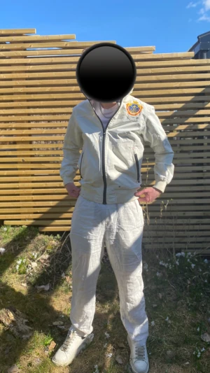 Pelle P jacka - Väldigt fin jacka men väldigt fläckig som förmodligen går bort i tvätten. Strl S-M🙌🏾