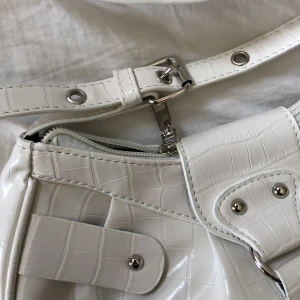 Väska - Axelväska helt ny