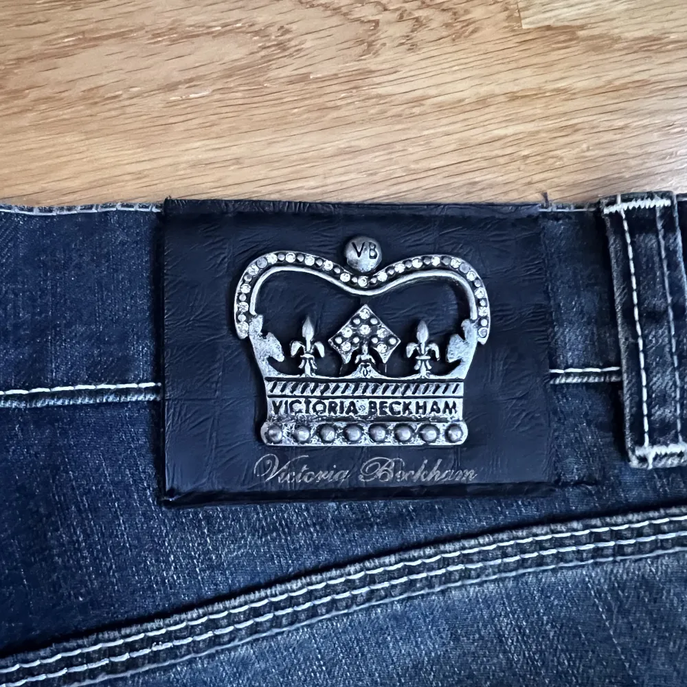 Victoria Beckham trekvarts jeans. Lågmidjade, Inga defekter. Kom privat för bild på . Jeans & Byxor.