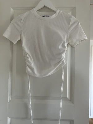 Perfekt sommartröja  - Perfekt tröja till din sommar garderob! Köpare står för frakt, kan mötas upp i Malmö/ Lund!