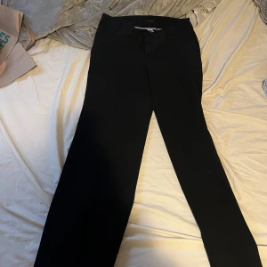 Kostymbyxor - Säljer dessa då jag tycker dom är för lågmidjade i min smak