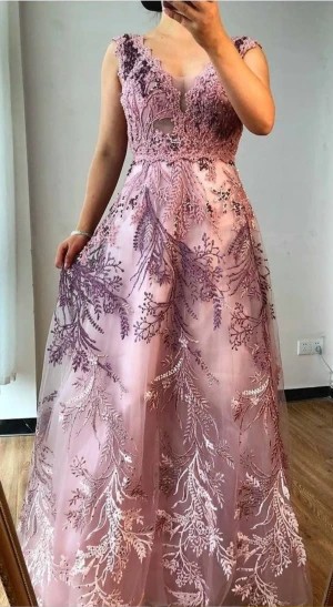 1500 - Säljer min fina klänningar 