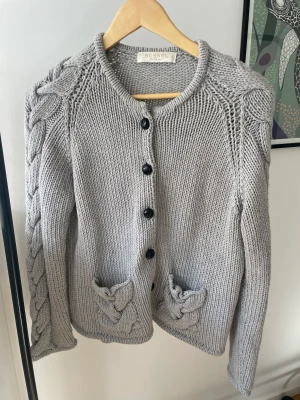 Busnel kofta  - Grå kofta från Busnel i fint skick. 