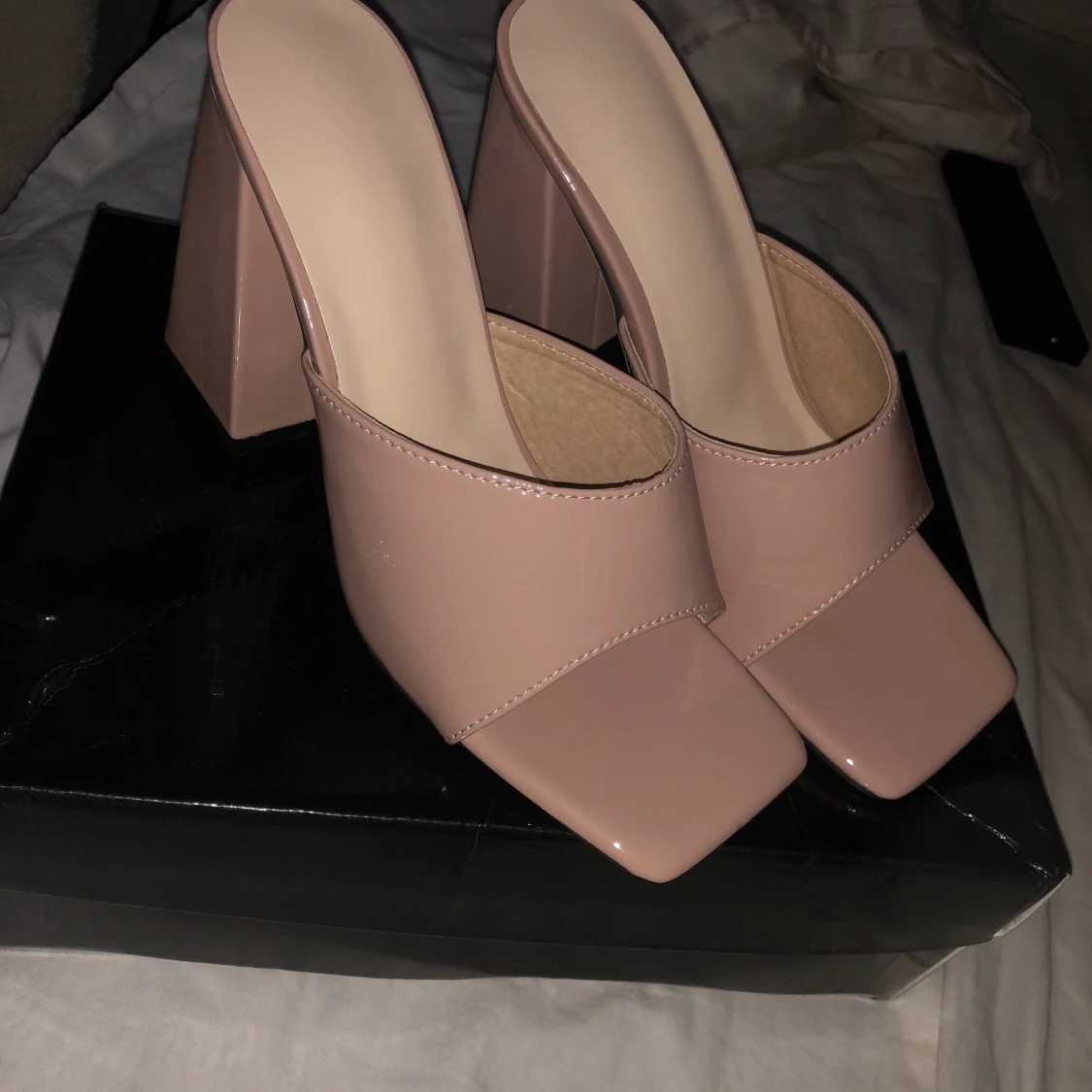 Oanvända klackar - 90