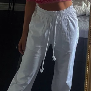Linnebyxor - Linnebyxor från byanastasia! Passar XS och S.