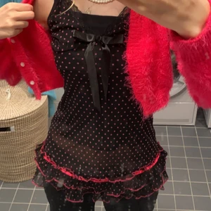 linne/tunika - Finaste linnet med rosa prickar o volanger!  💕Säljs den inte inom 2 veckor doneras den!💕