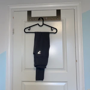 GYMSHARK TIGHTS - Sorry skittent speil! Kul tights ifra gymshark. Størrelse XS/S. Lommer på begge sidene