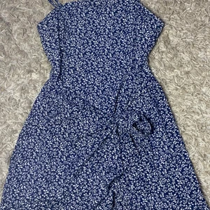 Fin blå klänning från SHEIN  - SHEIN 