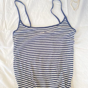 & other stories topp - Gulligt linne från stories i Stockholm💙💜💜💗