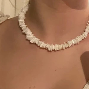 skit snyggt halsband - köpt i Spanien för 1 månad sen!