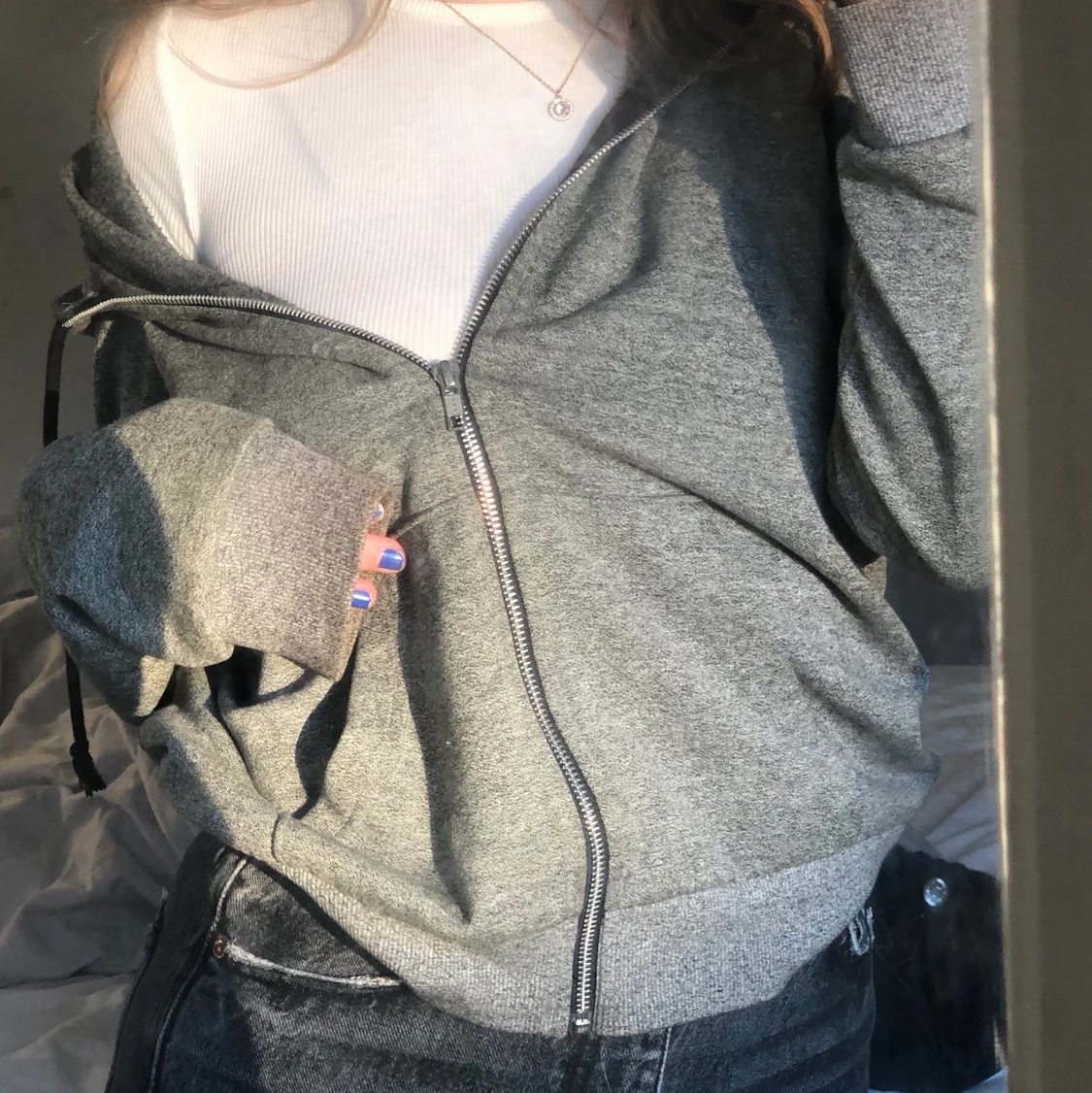 Grå zip hoodie