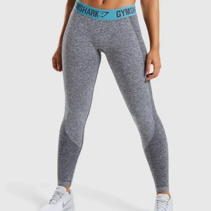 Gymshark flex leggings - Gymshark flex leggins i färger charcoal marl/dusty teal. Strl S. Nypris 549 kr och säljer för 250 kr.  Inköpa i våras och prislapp kvar. Frakt tillkommer