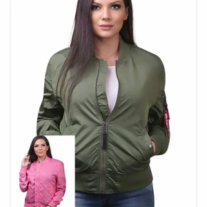 Alpha bomberjacka - An vändbar alpha bomberjacka, grön och rosa! Nypris 1890 kr