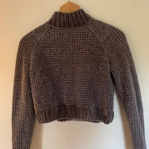 Stickad tröja  - Grå stickad tröja som är otroligt mjuk