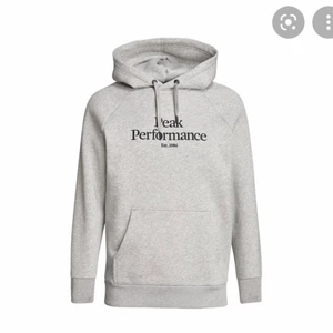 Peak performance hoodie  - Köpt för längesen men är endast testad för att den var för liten. Kan fixa fler bilder det är bara att skriva
