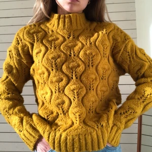 Gul stickad tröja  - Fin gul stickad tröja från pieces storlek xs/s!🧚🏽‍♀️