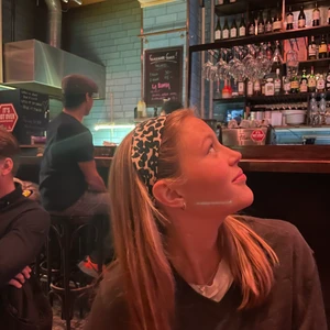 Hårband  - Vi är ett UF företag som tillverkar handsydda hårband av återanvända textiler. Hör av er till oss här eller på instagram med alla frågor ni har❣️❣️❣️❣️