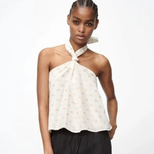 INTRESSEKOLL ZARA LINNE - Tänkte göra en intressekoll på detta linne. Skriv om ni är intresserad så jag vet💖. Storlek xs men passar mig med S eftersom man knyter själv och det är resår☺️