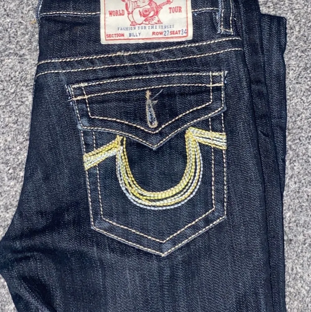 lågmidjade raka true religion köpte på plick aldrig använda. Jeans & Byxor.