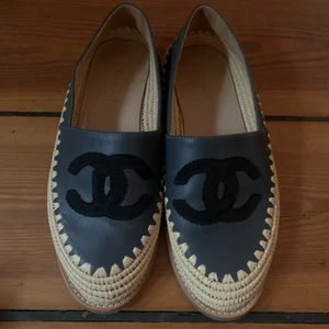 ”Chanel” loafers  - Väldigt sparsamt använda. Äkta skinn men inte äkta Chanel! 
