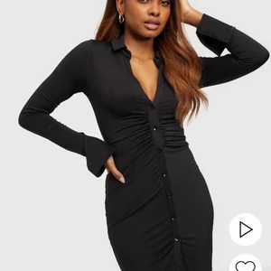 Super fin klänning - Säljer min super fina klänning från Nelly, endast använd 1 gång, köpt förra sommaren. Köpt för 349kr, som ny💗 frakt ingår ej