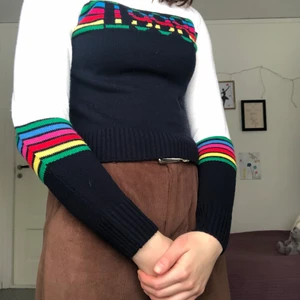 Cool vintage tröja med polokrage  ;) - En super mysig och cool stickad tröja med polokrage. Samfraktar gärna 🥰
