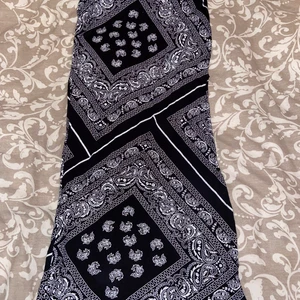 Kjol  - Säljer dessa aldrig använda. Första är en långkjol och båda är i storlek M/L. En för 50kr