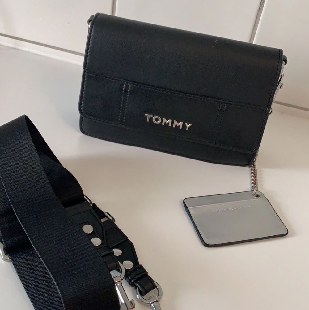Tommy Hilfiger väska | Plick Second Hand