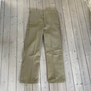 Dickies 874 - Använda 2 gånger, klassiska skate/workwear byxor! Funkar både med att mötas upp och leverans.