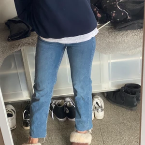 jeans - jeans från hm stl 34. nyskick