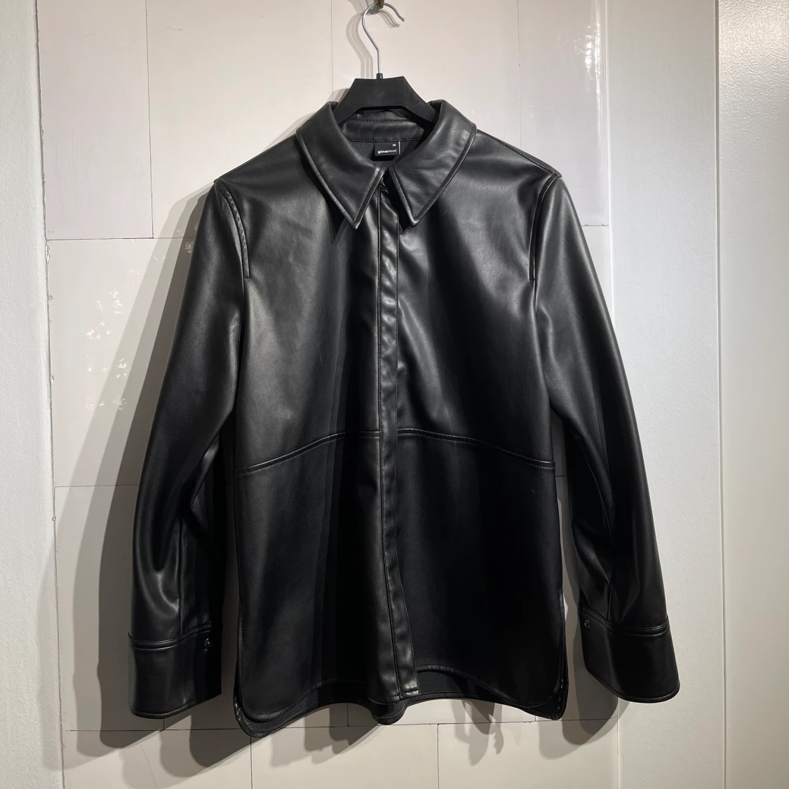 läderimitation skjorta, storlek 38. - 91
