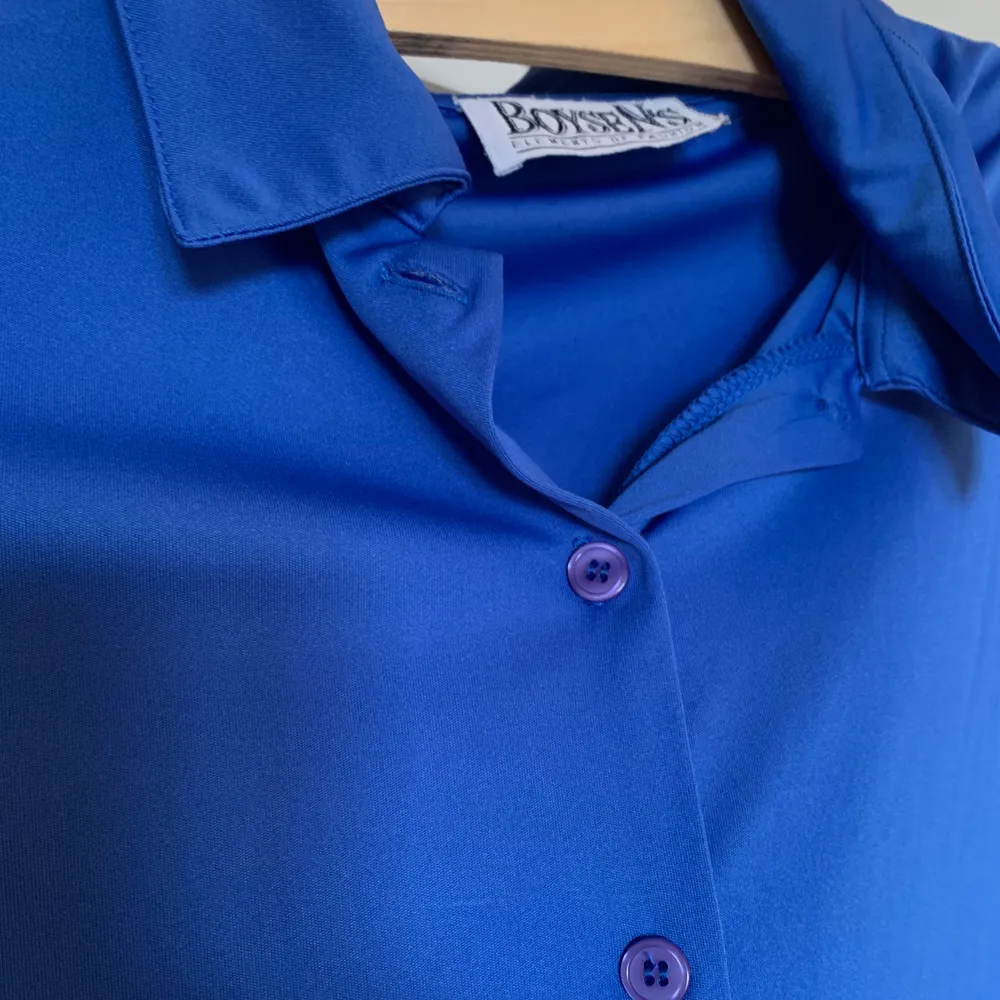 Superfin blus/skjorta i ett satin liknande material, från humana!. Blusar.