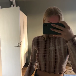 Tröja från Shein  - Fin tröja från Shein med mönster. Tunn, aldrig använd och fint skick. 