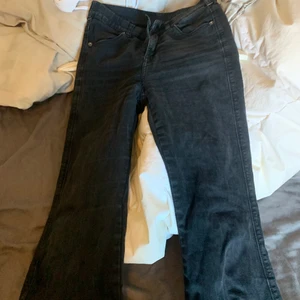 Bootcut jeans - Sparsamt använda, köpare står för frakt💕