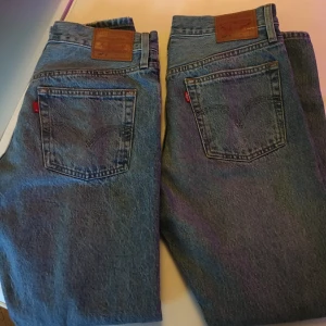2 par Levis 501 högmidja  - 28/28 26/28 två par ljusa äkta Levis 