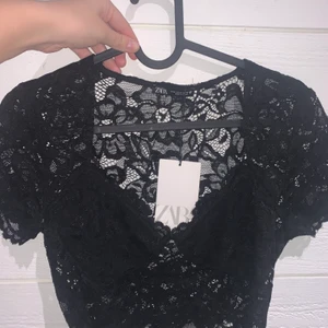 Spets topp - Spets topp från Zara, aldrig använd med prislapp kvar på.