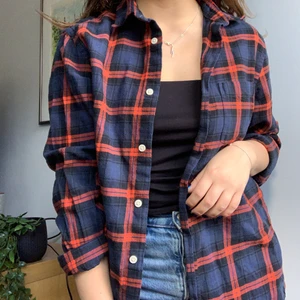 Flanellskjorta  - En ball flanellskjorta från H&Ms herravdelning! Storlek S (herr)