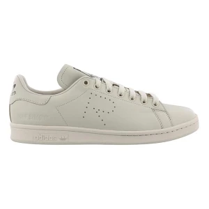 Raf Simons Stan Smith - Storlek 42, Skick 6.5/10, Värde 375$ DM vid frågor o fler bilder, kommer med box o kort mm., fri frakt eller meetup i Gbg 