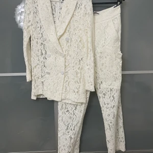 Zara suit M  - Zara suit använd en gång 