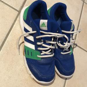 Fint skick! Retro adidas skor 