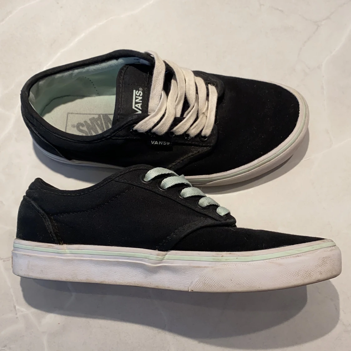 Svarta vans, strl 37 - 91