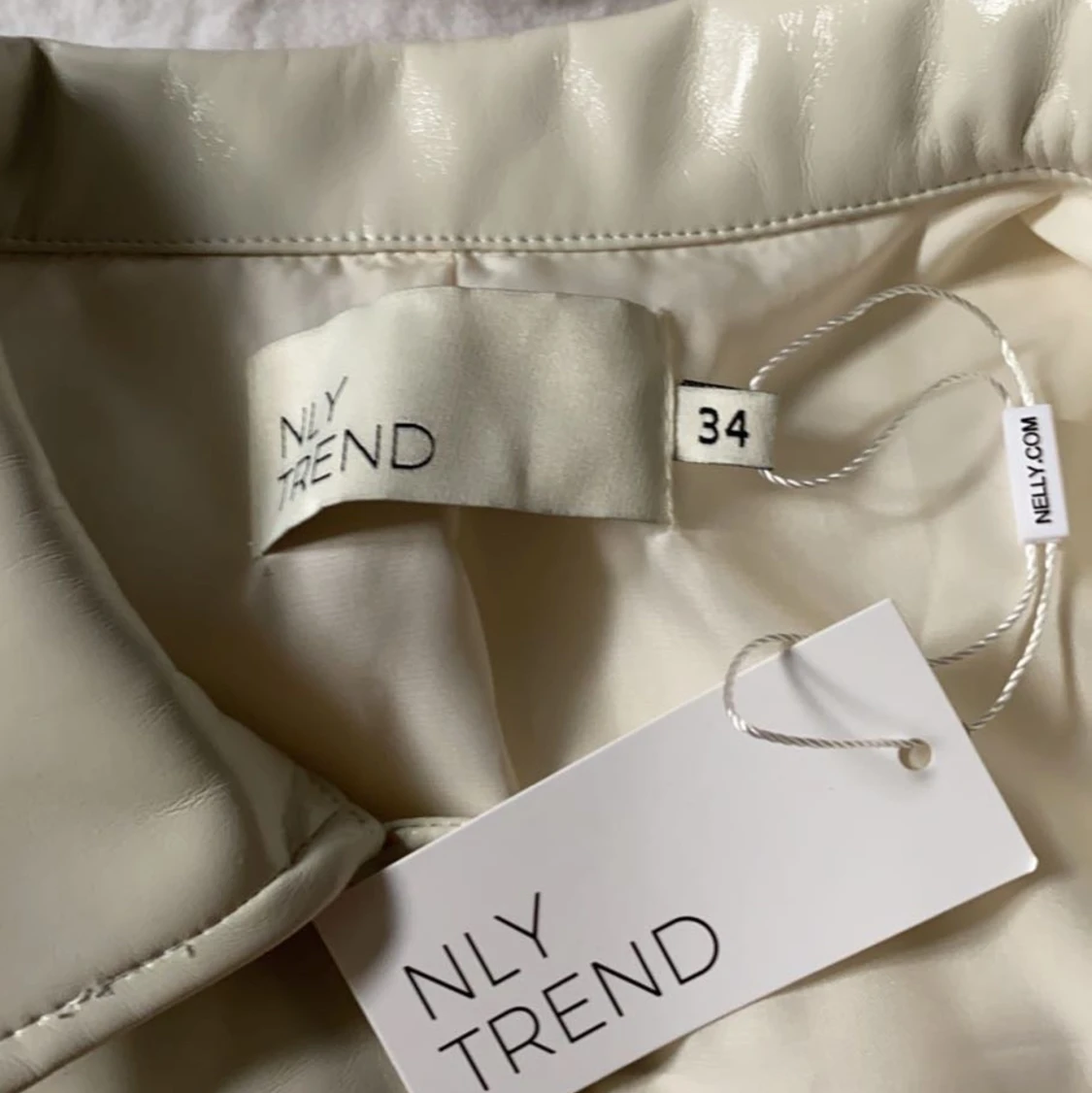 Beige jacka från Nelly - 90