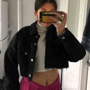 Zara S - Cute denim crop jacket black 