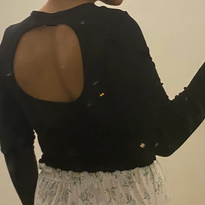 Tröja - Använd en gång. Köparen står för frakt. 