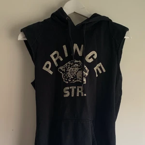 Ärmlös munkjacka - Snygg ärmlös munkjacka som tyvärr inte kommer till användning. Köpt från Beyond Retro