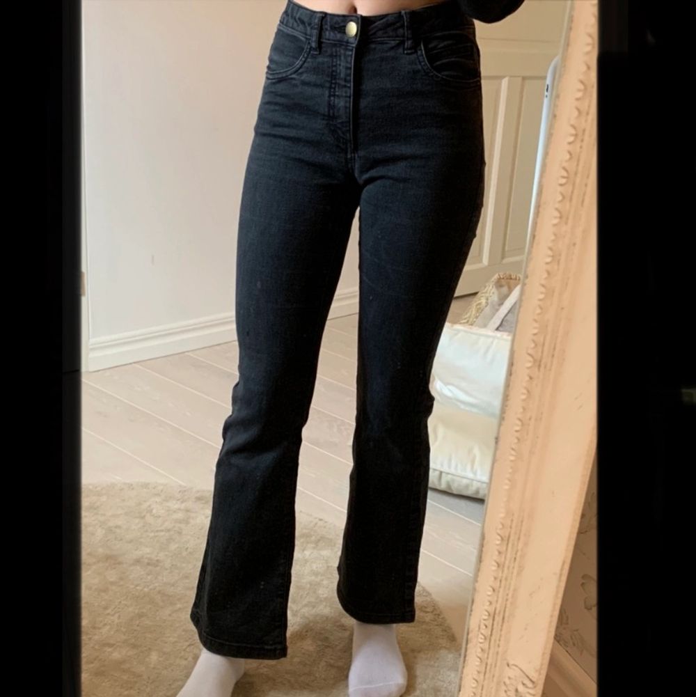 Svin snygga bootcut jeans.  Plick Second Hand