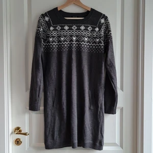 Grey knitted dress with pocket - Grey comfy knitted dress with a pocket. Perfect condition 😊 Total length 84 cm.