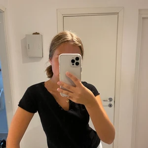 Zadig Voltaire T-shirt - Cool svart T-shirt från Zadig & Voltaire. Storlek XS men passar också en S. 