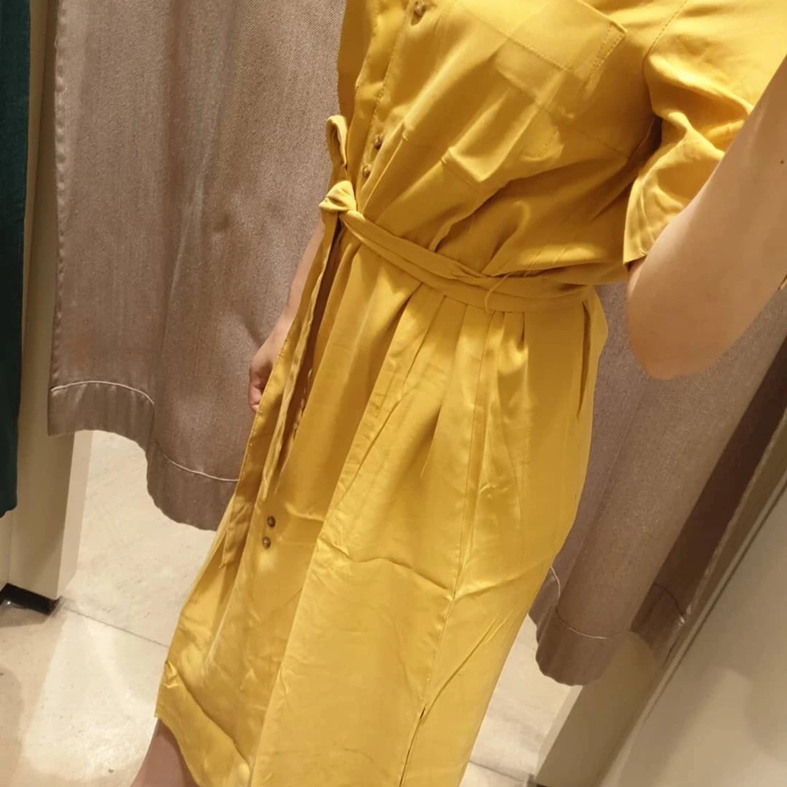 Fancy yellow dress - 91