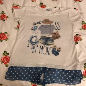 Fin  T-shirt - Jättefin T-shirt från Turkiet ska sälja den för 7kr